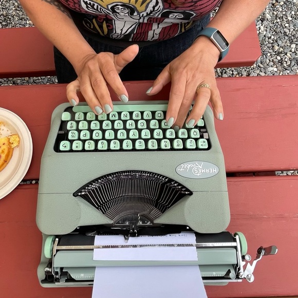 Meet your seller! ๐ด๐ด๐ด - Picture 5 of 6